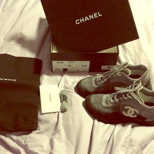 CHANEL sneakers size 38.5 size 8.5